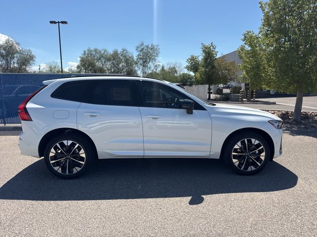 2026 Volvo XC60 B5 Plus photo 3