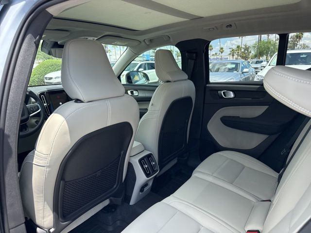 2026 Volvo XC40 Plus - Photo 21