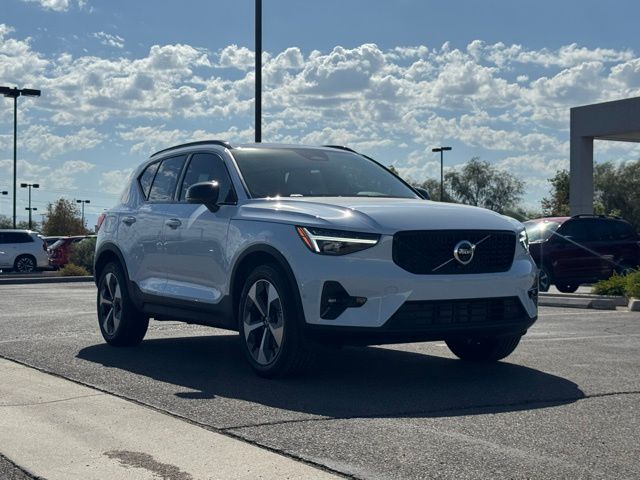 2026 Volvo XC40