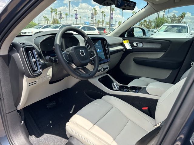 2026 Volvo XC40 Plus - Photo 13