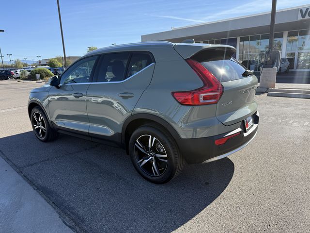 2025 Volvo XC40 Core photo 4
