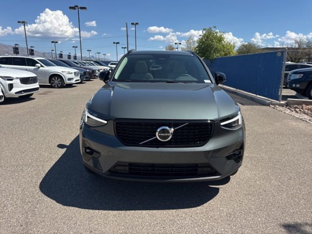 New 2026 Volvo XC40 B5 Ultra SUV