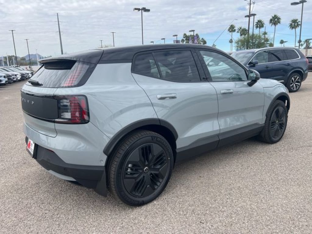 New 2026 Volvo EX30 Twin Motor Cross Country Ultra SUV