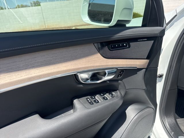 2025 Volvo XC90 Plus - Photo 13