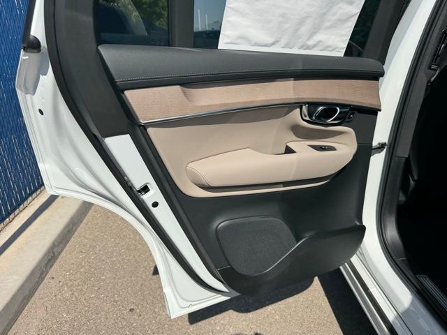 2026 Volvo XC90 Plus - Photo 22