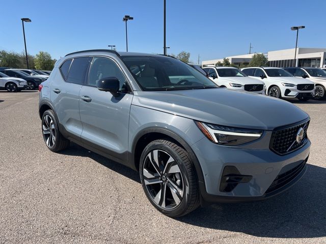 2023 Volvo XC40