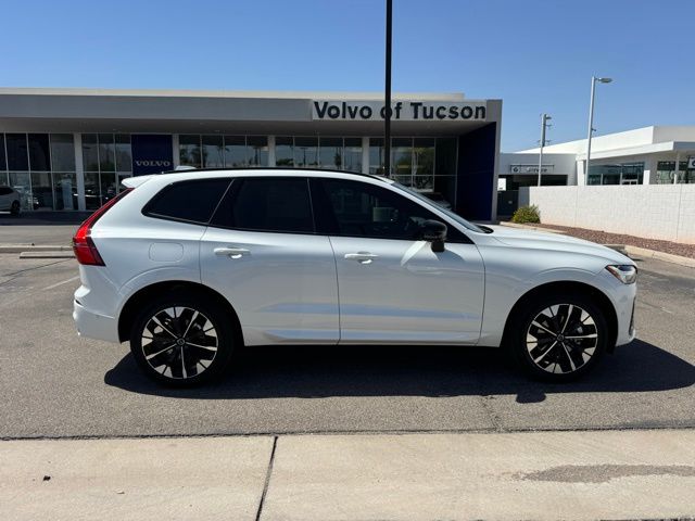 2026 Volvo XC60 B5 Plus photo 3