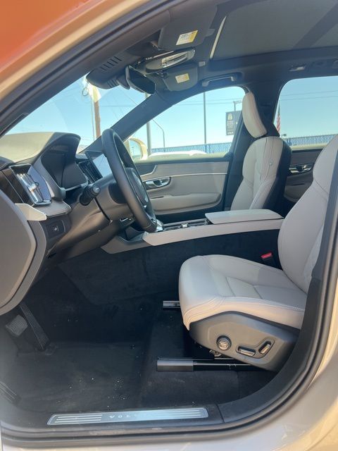2026 Volvo XC90 Core - Photo 23