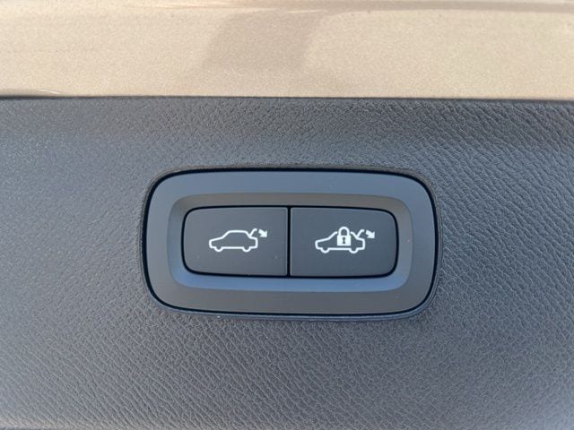 2026 Volvo XC90 Core - Photo 30