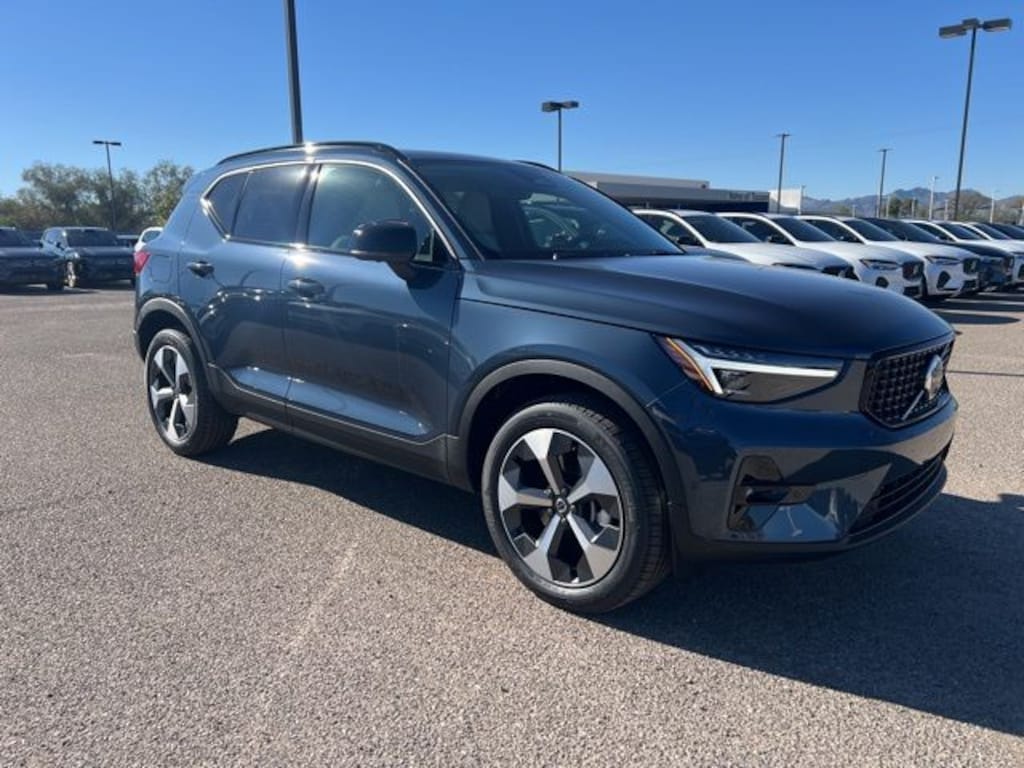 New 2026 Volvo XC40 B4 Plus SUV