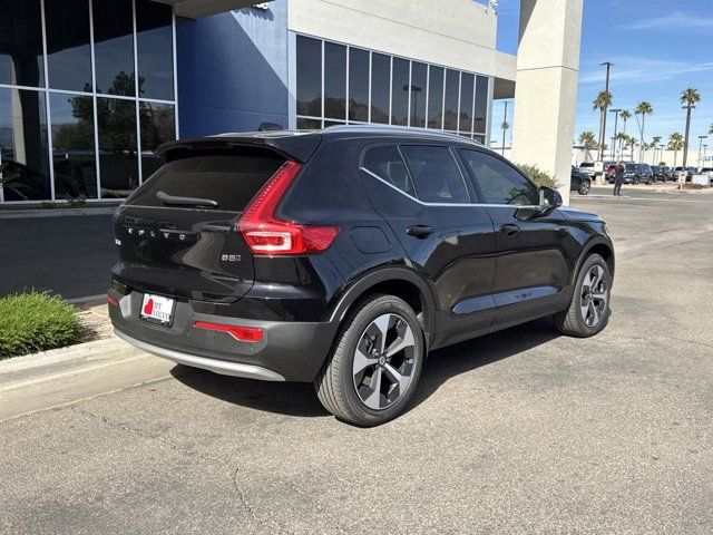 2025 Volvo XC40 Core photo 4