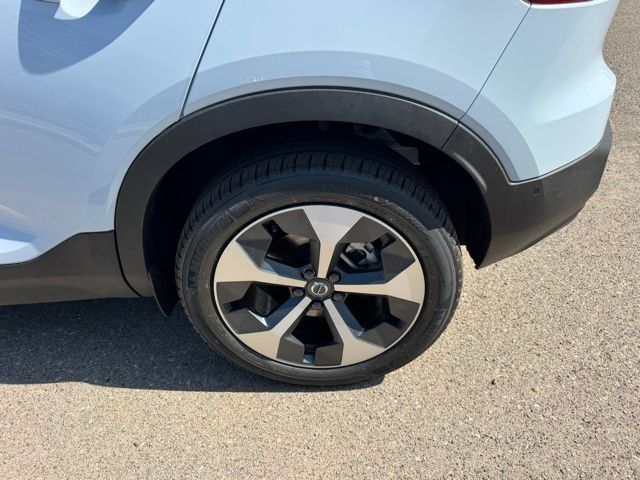 2026 Volvo XC40 Plus - Photo 12