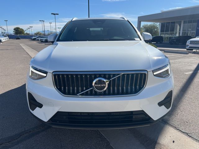 2025 Volvo XC40 Core - Photo 8