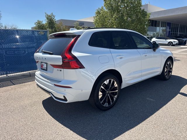 2026 Volvo XC60 B5 Plus photo 4