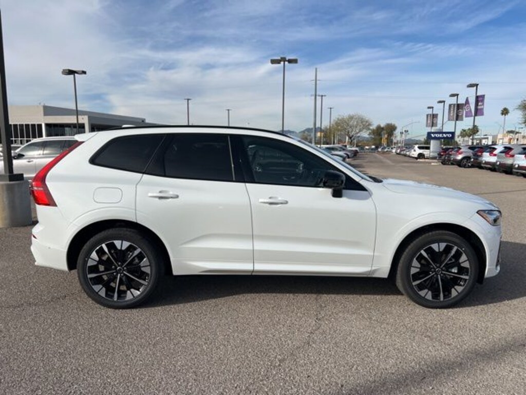 New 2026 Volvo XC60 B5 Plus SUV