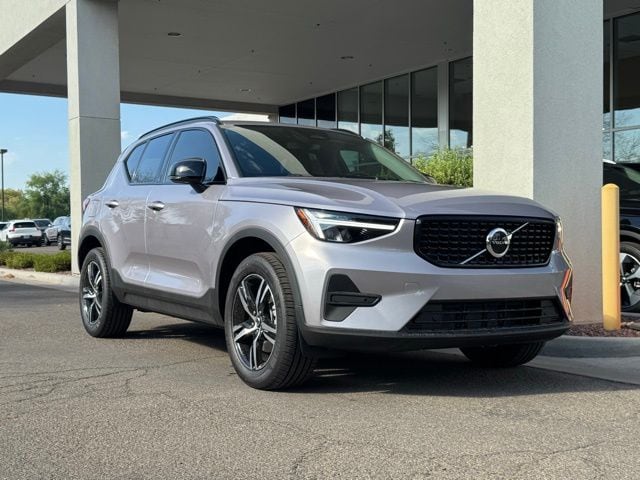 2026 Volvo XC40 B5 Core