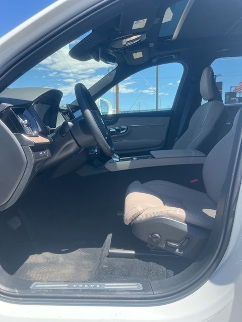 2026 Volvo XC90 Ultra - Photo 23