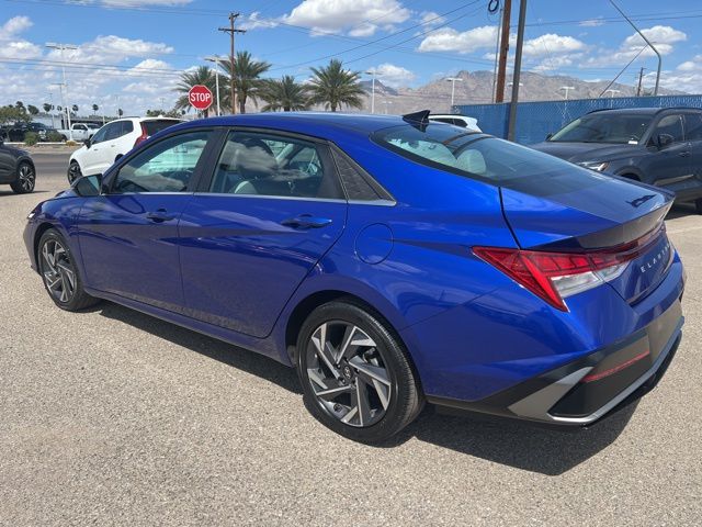 2025 Hyundai Elantra Limited - Photo 6