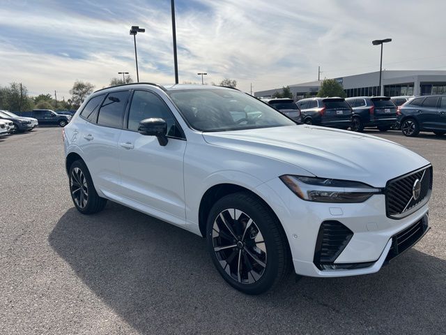 2026 Volvo XC60 Plus's photo