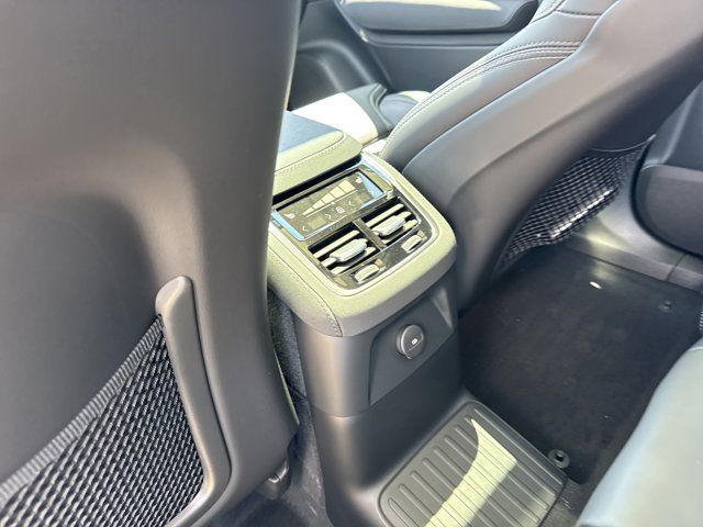 2025 Volvo XC90 Ultra - Photo 23