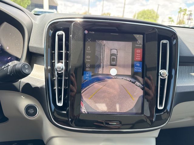 2026 Volvo XC40 Plus - Photo 28