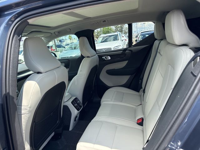 2026 Volvo XC40 Plus - Photo 21