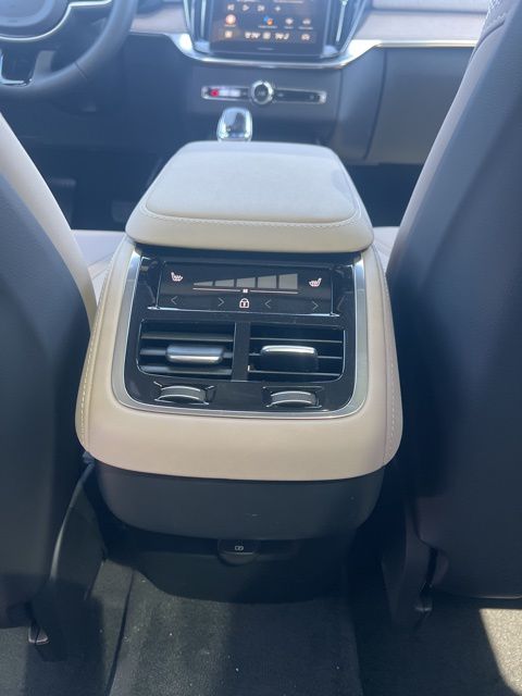 2026 Volvo XC90 Core - Photo 26