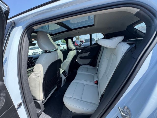 2026 Volvo XC40 Plus - Photo 20