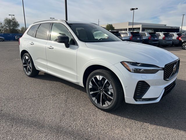 2026 Volvo XC60 Plus's photo