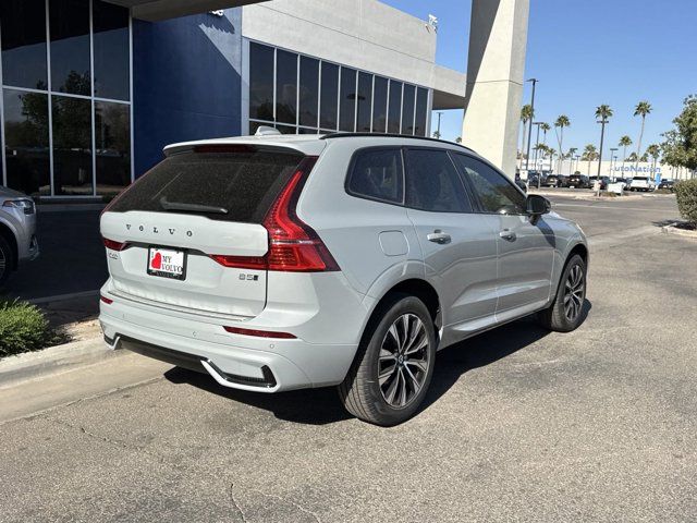 2025 Volvo XC60 B5 Core photo 4
