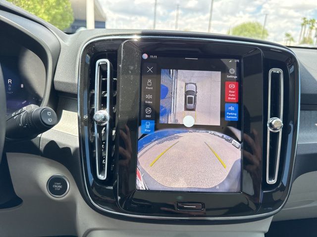 2026 Volvo XC40 Plus - Photo 29