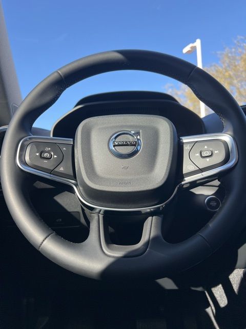 2025 Volvo XC40 Core - Photo 12