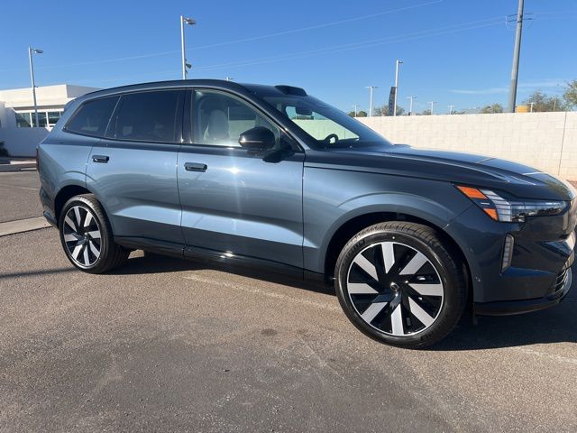 2025 Volvo EX90 Plus's photo