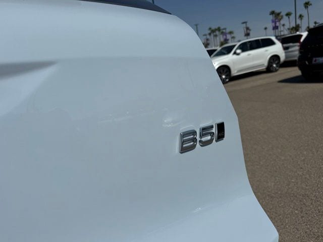 2026 Volvo XC40 Plus - Photo 9
