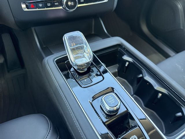 2025 Volvo XC90 Plus - Photo 26