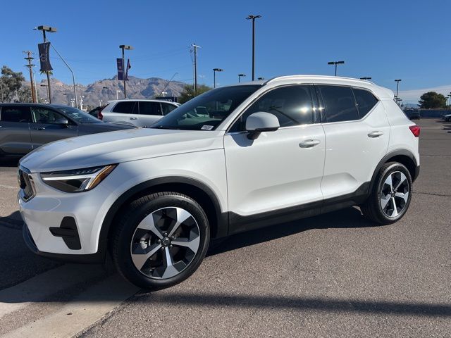 2025 Volvo XC40 Core - Photo 7
