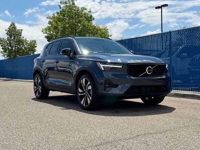 2026 Volvo XC40 B5 Plus AWD SUV