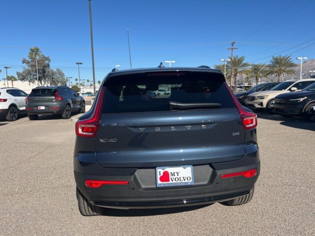New 2026 Volvo XC40 B4 Plus SUV