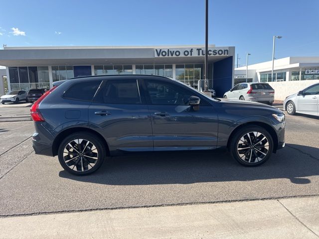 2026 Volvo XC60 B5 Plus photo 2