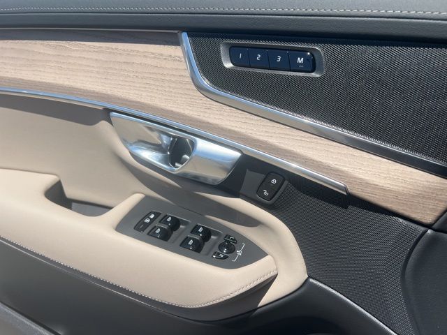 2026 Volvo XC90 Core - Photo 23