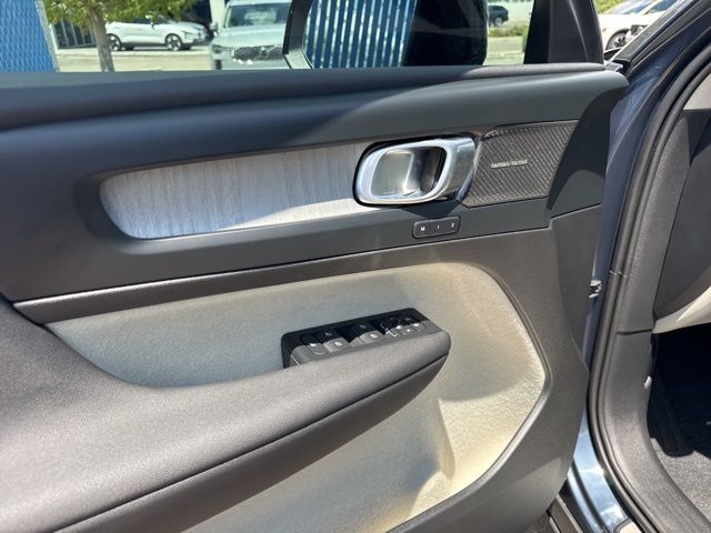 2026 Volvo XC40 Plus - Photo 15
