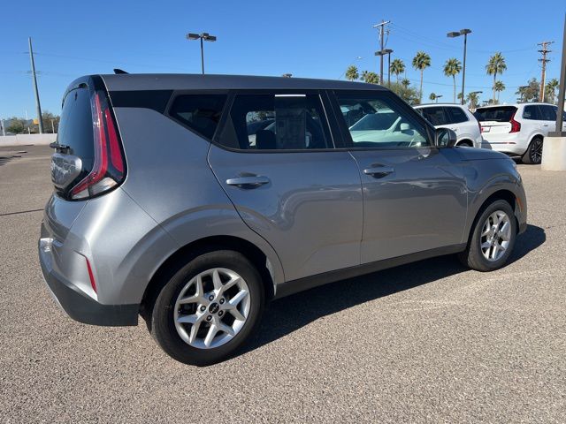 2024 Kia Soul LX S photo 3
