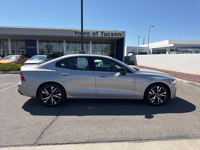 2025 Volvo S60 B5 Core photo 3