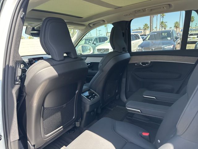 2025 Volvo XC90 Plus - Photo 21