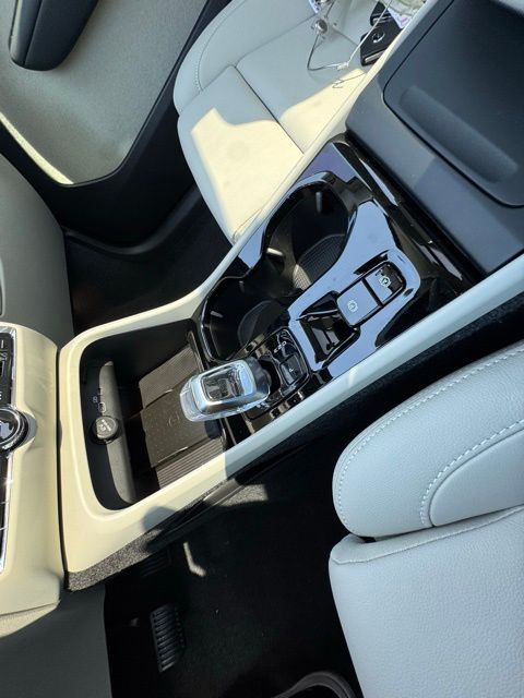 2026 Volvo XC40 Plus - Photo 22