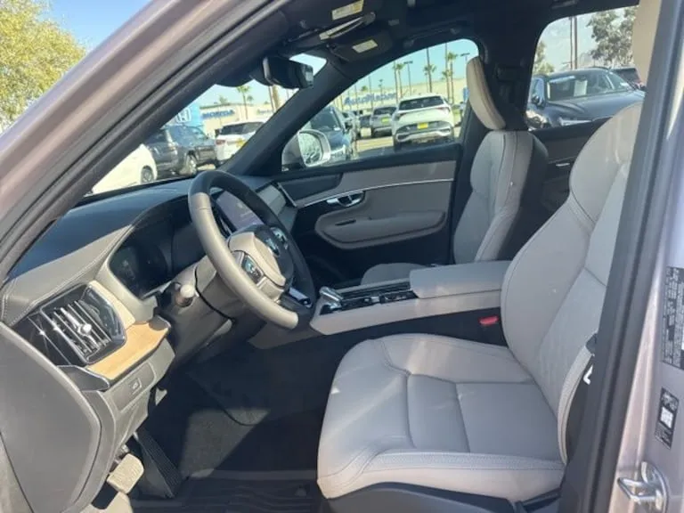 2026 Volvo XC90 front seats