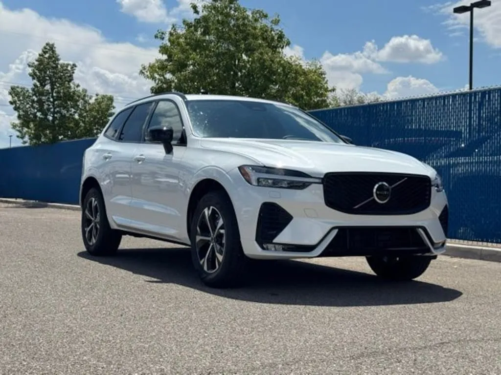 2026 Volvo XC60 exterior