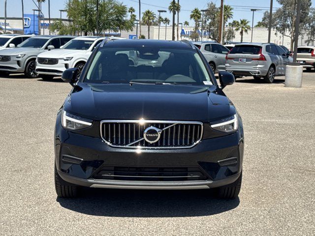 2025 Volvo XC40 Core photo 2