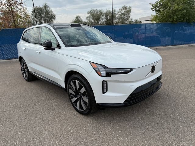 2025 Volvo EX90 Plus's photo