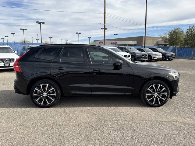 2025 Volvo XC60 B5 Plus photo 3